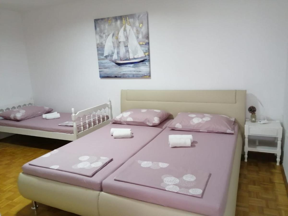 Apartment & Rooms Laura Брела Экстерьер фото